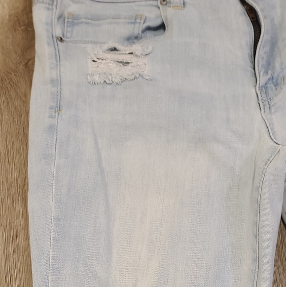 American Eagle Outfitters Light Blue Ripped Skinny Jeans - Picture 3 of 10
